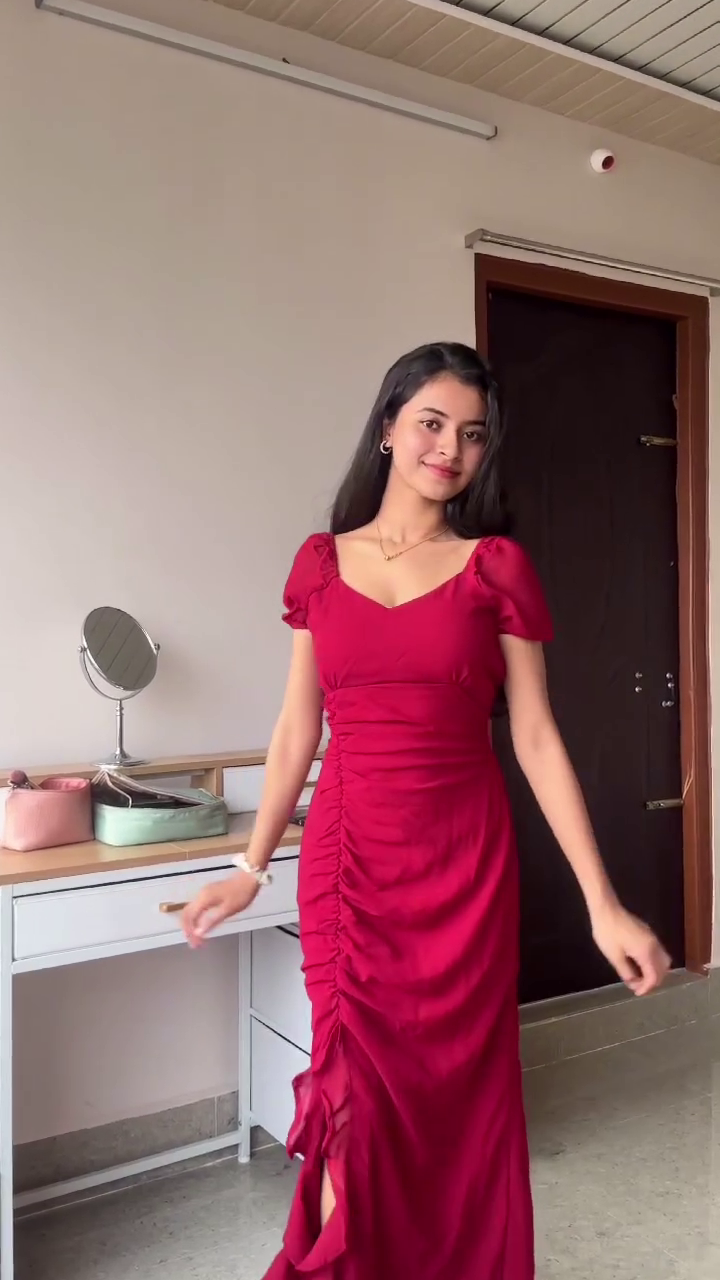 Women’s Puff Sleeve Bodycon Midi Dress — Elegant Silhouette with Modern Romance