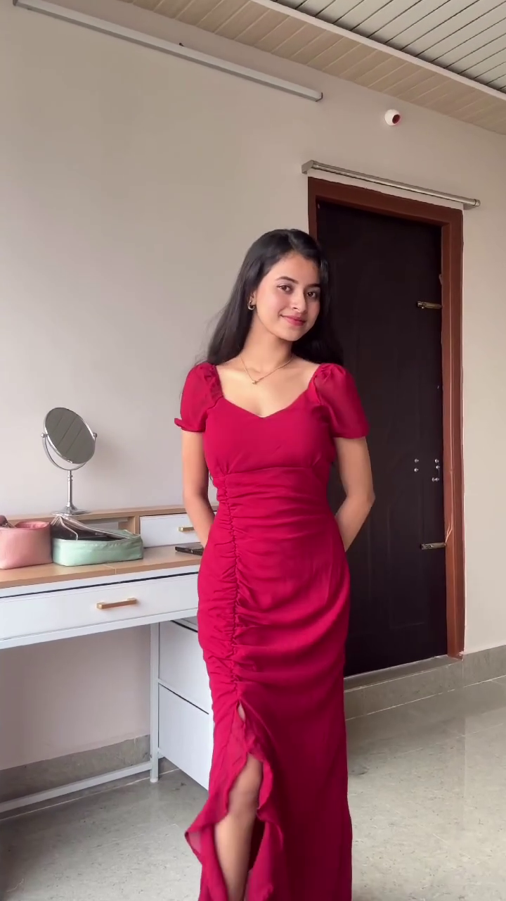 Women’s Puff Sleeve Bodycon Midi Dress — Elegant Silhouette with Modern Romance