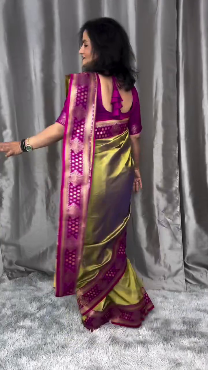 Kanjivaram Tissue Silk Lime Green Saree with Exotic Zari Work and Pink Border – Luxurious Traditional Elegance