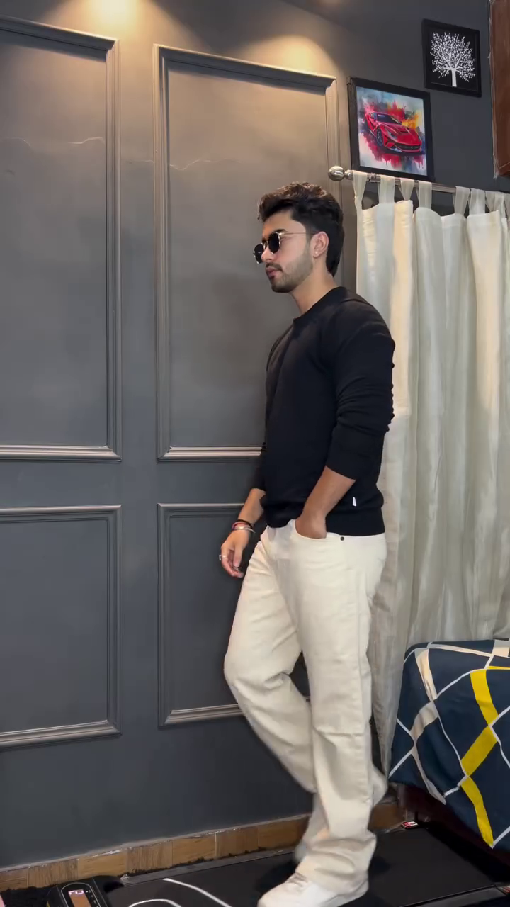 White Flared Pants – Chic, Comfortable, and Effortlessly Stylish