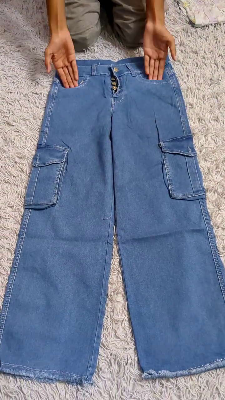 🌸 Effortless Chic: White Floral Smocked Top & Blue Denim Wide-Leg Pants Combo 👖✨