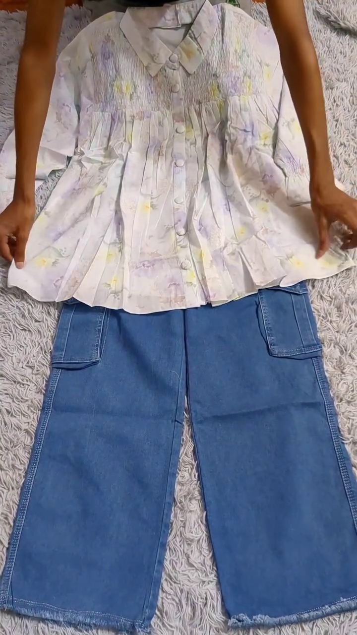 🌸 Effortless Chic: White Floral Smocked Top & Blue Denim Wide-Leg Pants Combo 👖✨