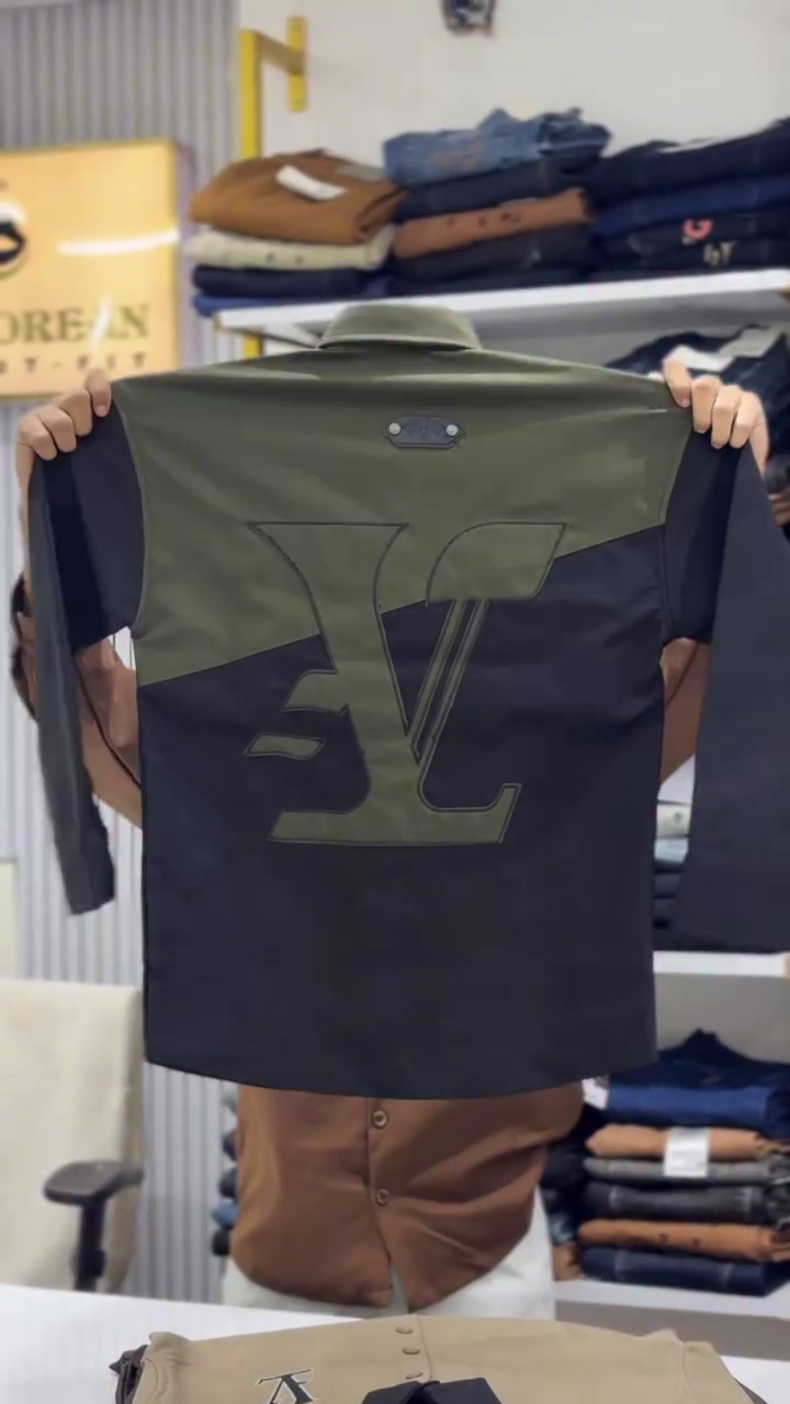 🟦 Bold & Stylish: Block Long-Sleeved Shirt for Effortless Everyday Fashion 👕✨