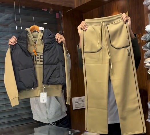 🔥 Bold & Sporty: Red & White Guess Apparel Set – Hoodie, Vest & Track Pants 🏃‍♂️💥