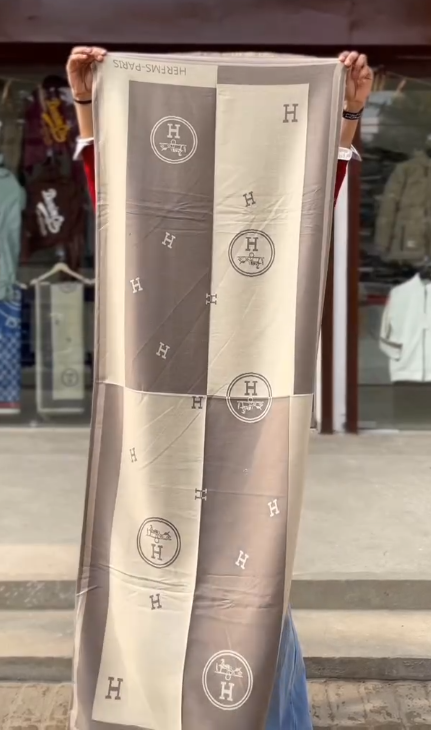 Hermès Large "H" Monogram Scarf/Shawl – Timeless Luxury in Black and Beige