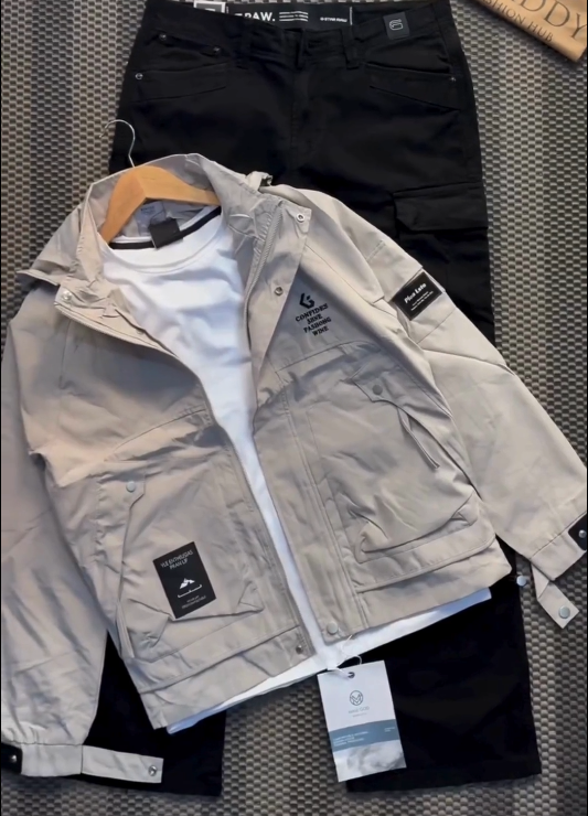 🛠️ Rugged & Ready: Men’s Utility Jacket, T-Shirt & Cargo Pants Outfit 👕🧥