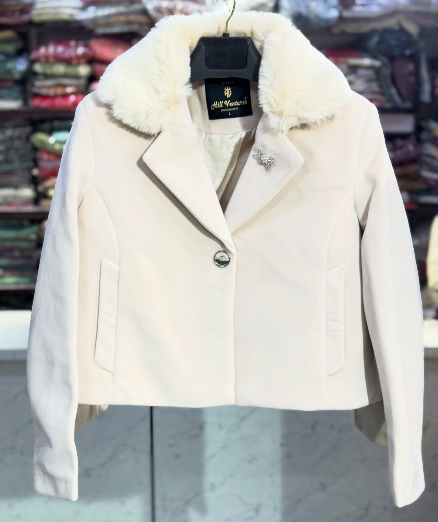 Luxurious Winter Chic: Maroon Velvet Cropped Jacket with Faux Fur Collar