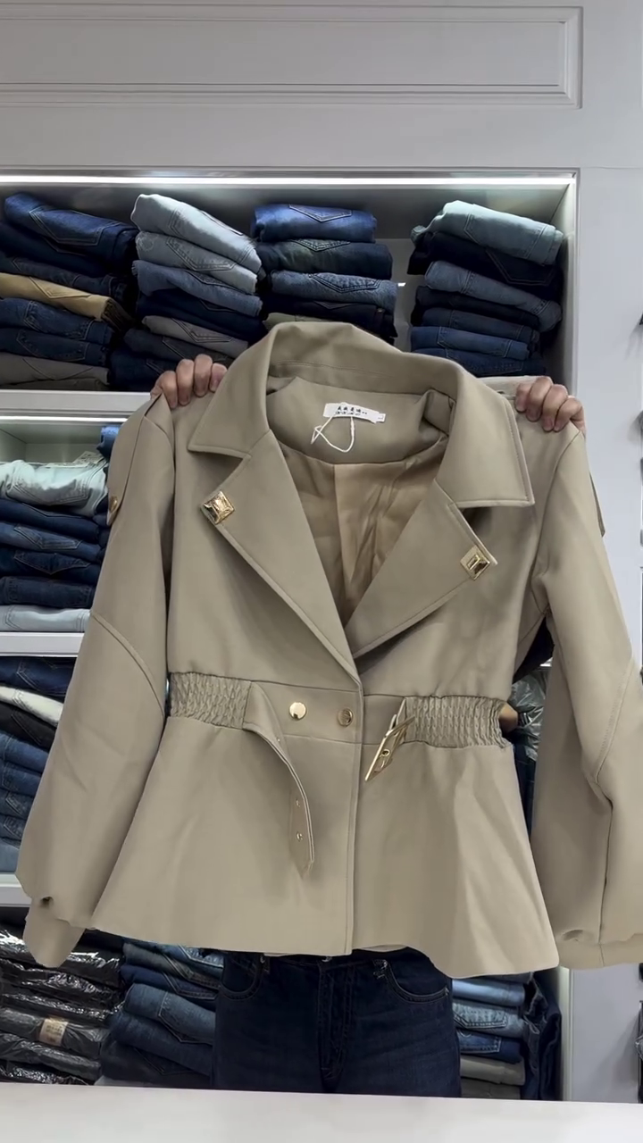 Elegant Beige Waist-Detail Jacket: Premium Blazer Style Outerwear for a Chic Winter Look