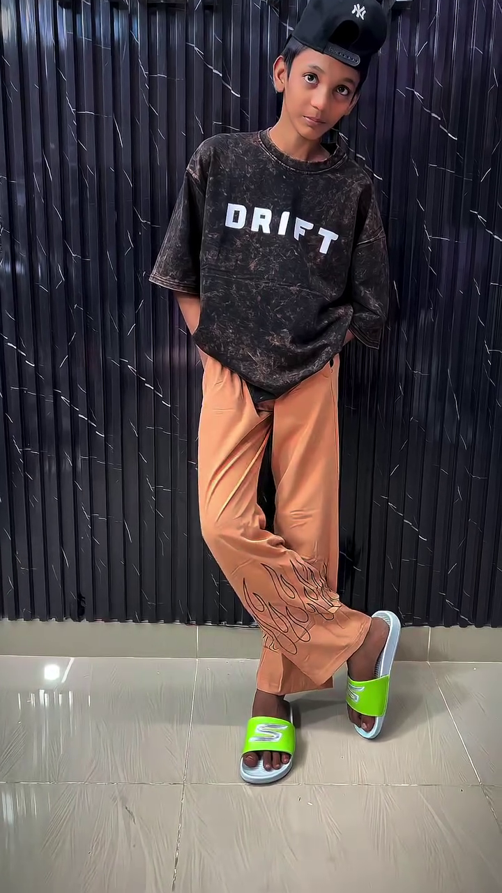 Men’s Solid Track Pants – Everyday Comfort with a Modern Athletic Edge