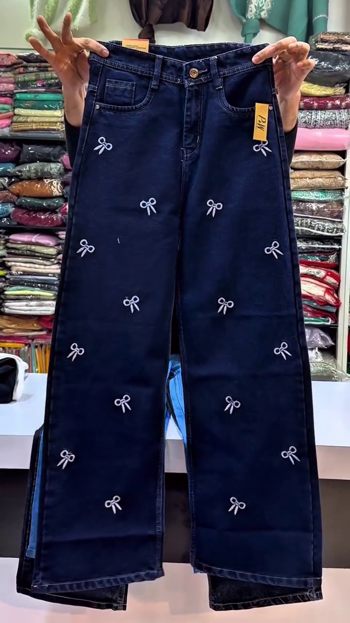 Women’s Blue Wide-Leg Jeans with Rhinestone Heart Embellishments – Bold Style with a Touch of Glam