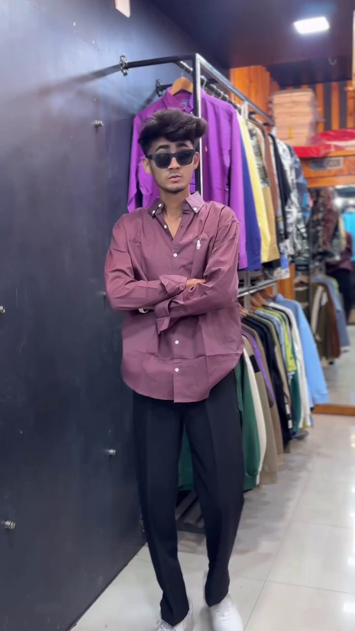 Men’s Red Button-Down Long-Sleeve Casual Shirt – Classic Comfort with Everyday Style