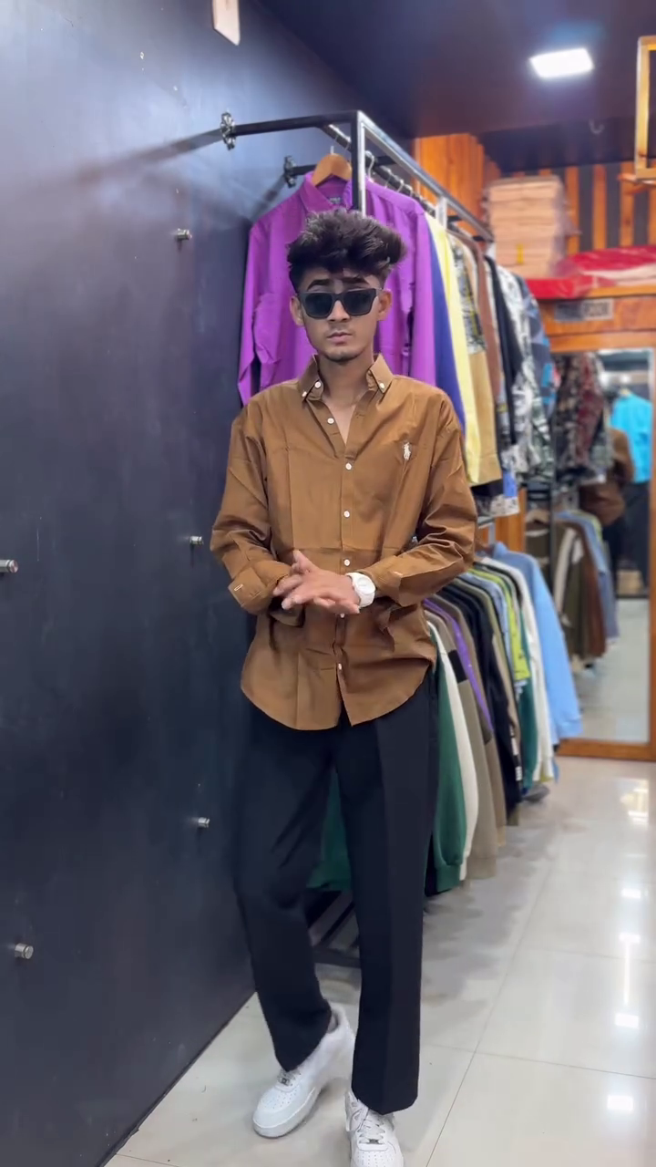 Men’s Red Button-Down Long-Sleeve Casual Shirt – Classic Comfort with Everyday Style