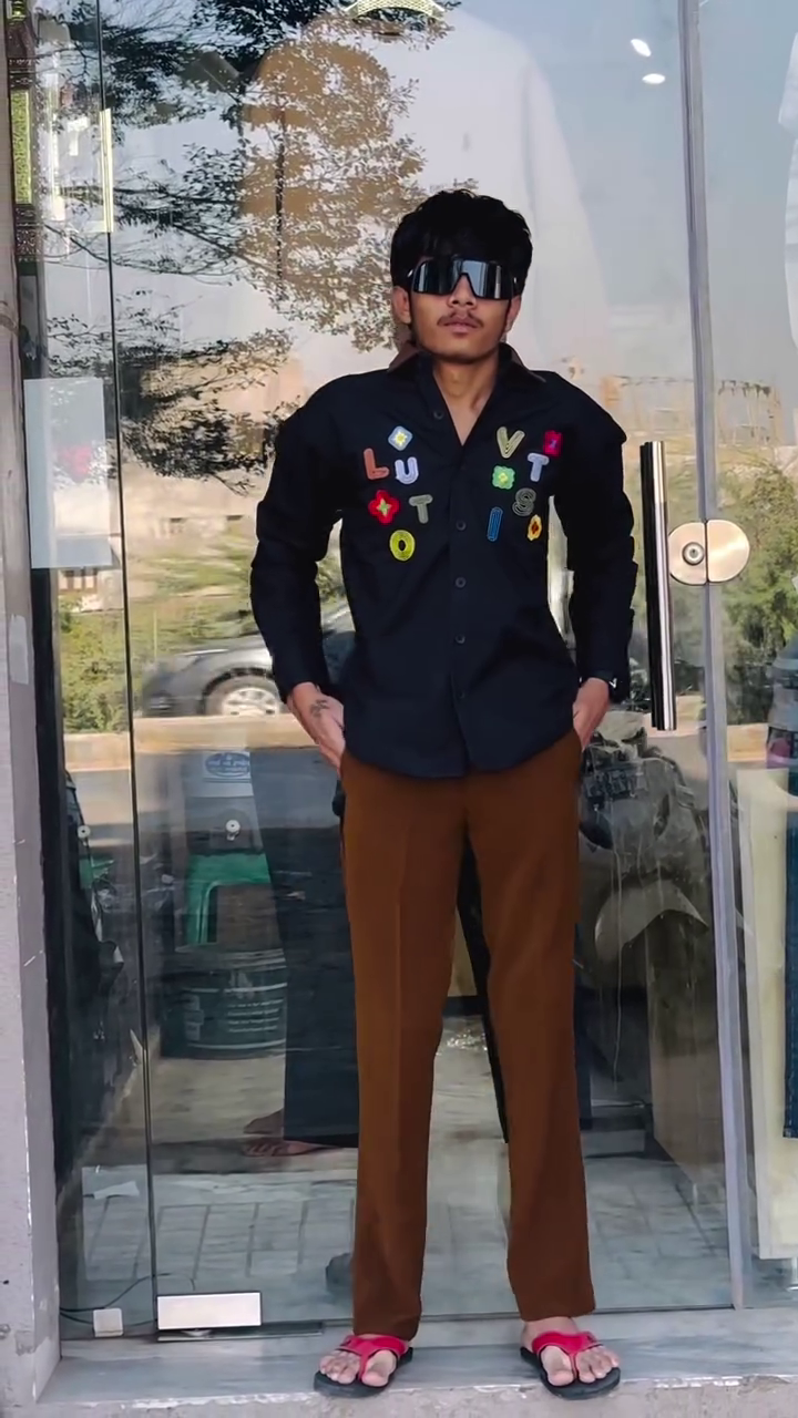 Black Slim Fit Typography Printed Cotton Casual Shirt – Effortless Style Meets Comfort