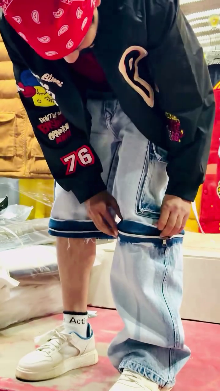 Men’s Light-Wash Baggy Denim Cargo Jeans – Casual Comfort Meets Street Style