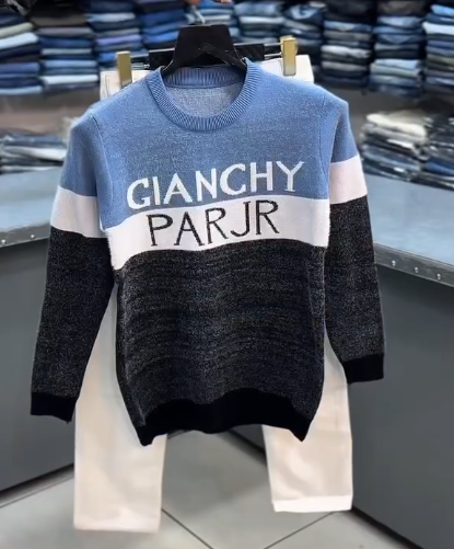 Beige Stüssy Sweater with White Logo Graphic – Casual Streetwear Jeans Combo