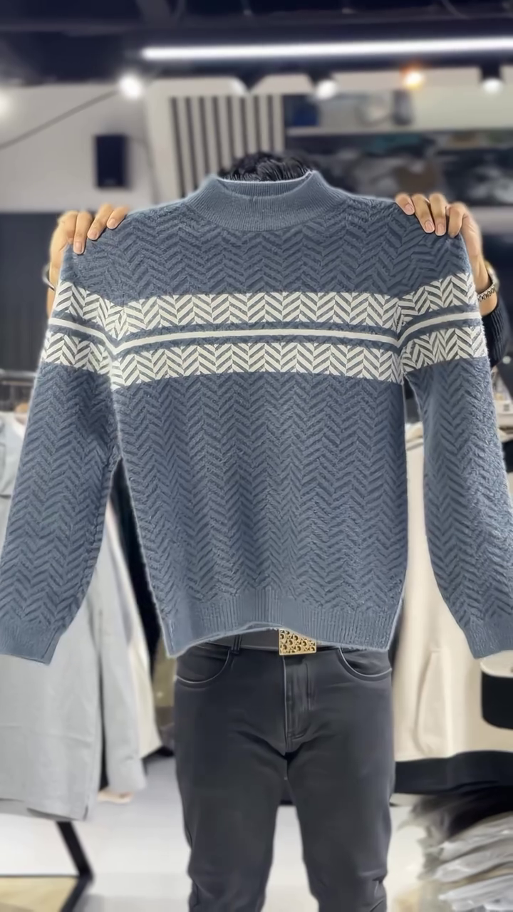 White & Grey Patterned Men’s Turtleneck Pullover Sweater – Cozy Winter Essential