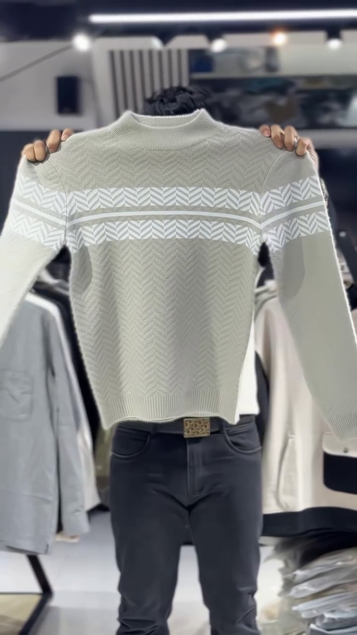White & Grey Patterned Men’s Turtleneck Pullover Sweater – Cozy Winter Essential