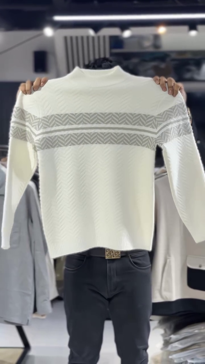 White & Grey Patterned Men’s Turtleneck Pullover Sweater – Cozy Winter Essential