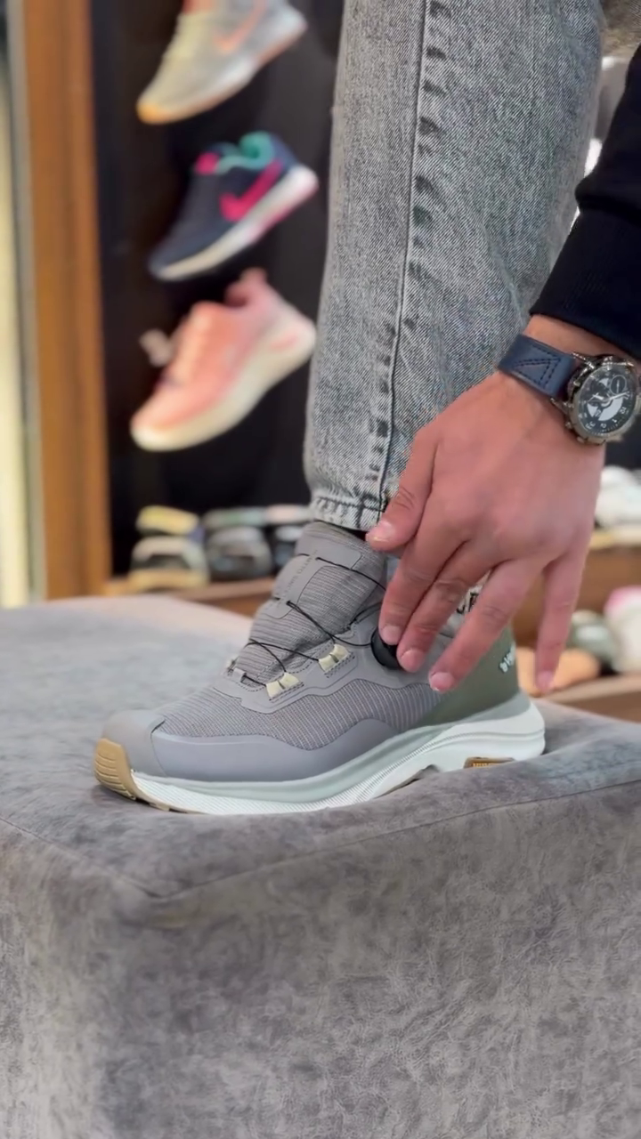 Humtto Low-Ankle Water-Repellent Trekking Shoes – Adventure-Ready Comfort