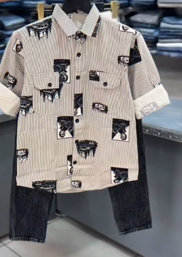 Effortless Style: Men’s Casual Graphic Shirt & Jeans Combo for the Modern Trendsetter