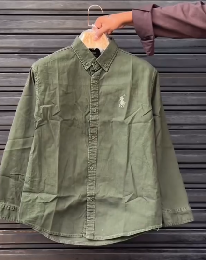 Classic Elegance: White Polo Ralph Lauren Button-Down Shirt with Signature Polo Pony Logo