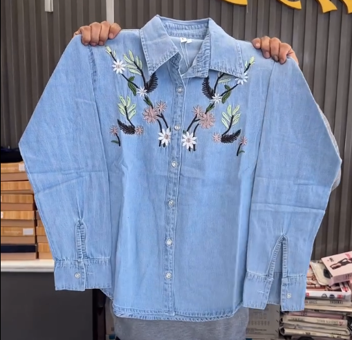Classic Women’s Denim Shirt – Timeless Style Meets Everyday Comfort
