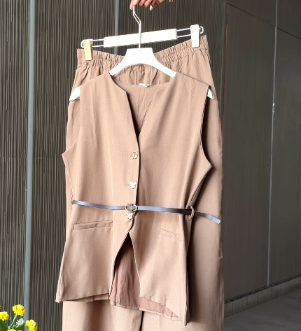 Cream Sleeveless Waistcoat Top with Trouser Combo – Sophisticated Minimalism for Modern Style