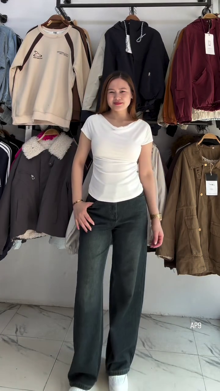 Draped Top – Effortless Elegance with a Flattering Flow