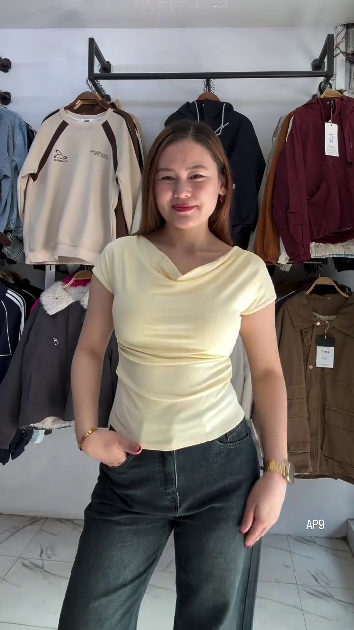 Draped Top – Effortless Elegance with a Flattering Flow