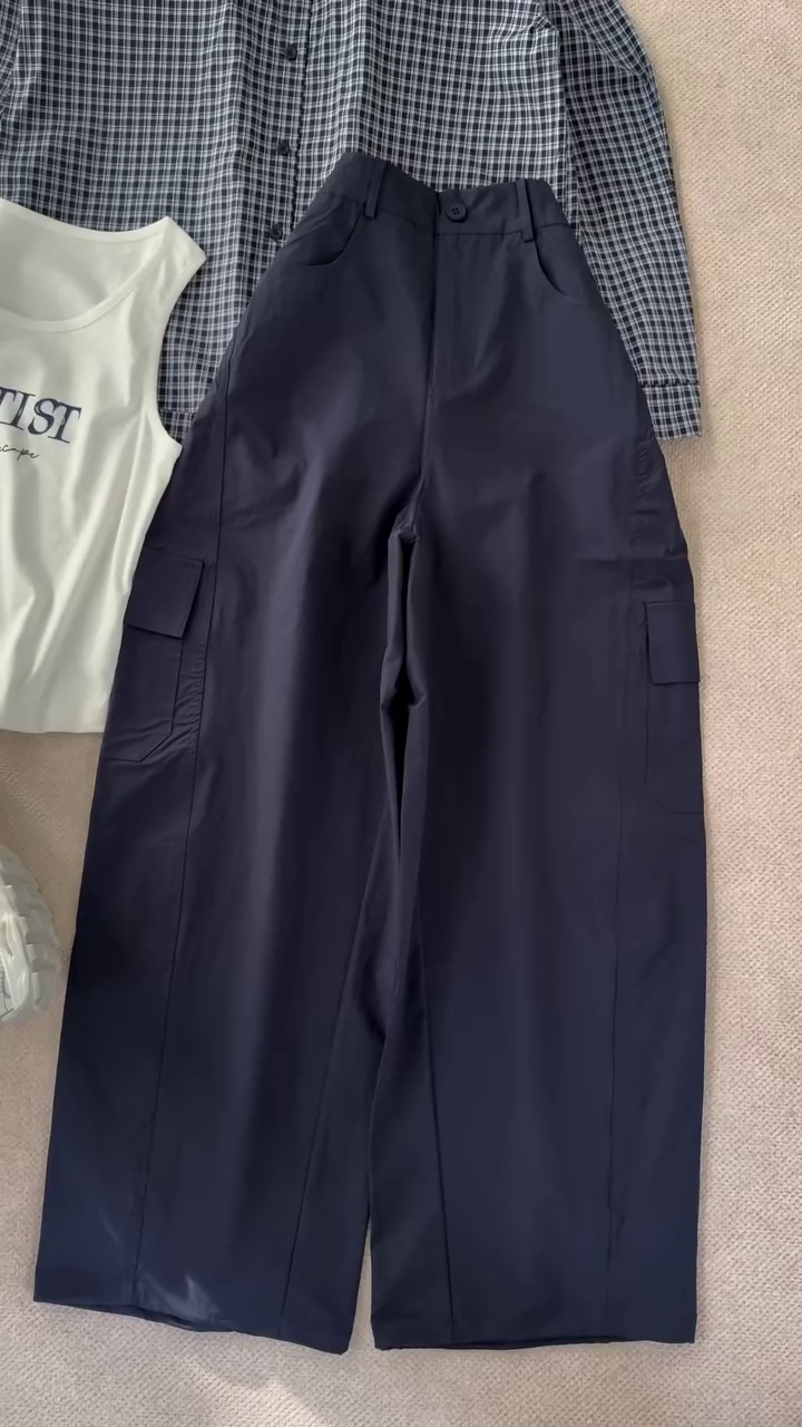 💙 Smart Street: Checked Shirt, Artist Tank & Cargo Wide-Leg Pants with Sneakers