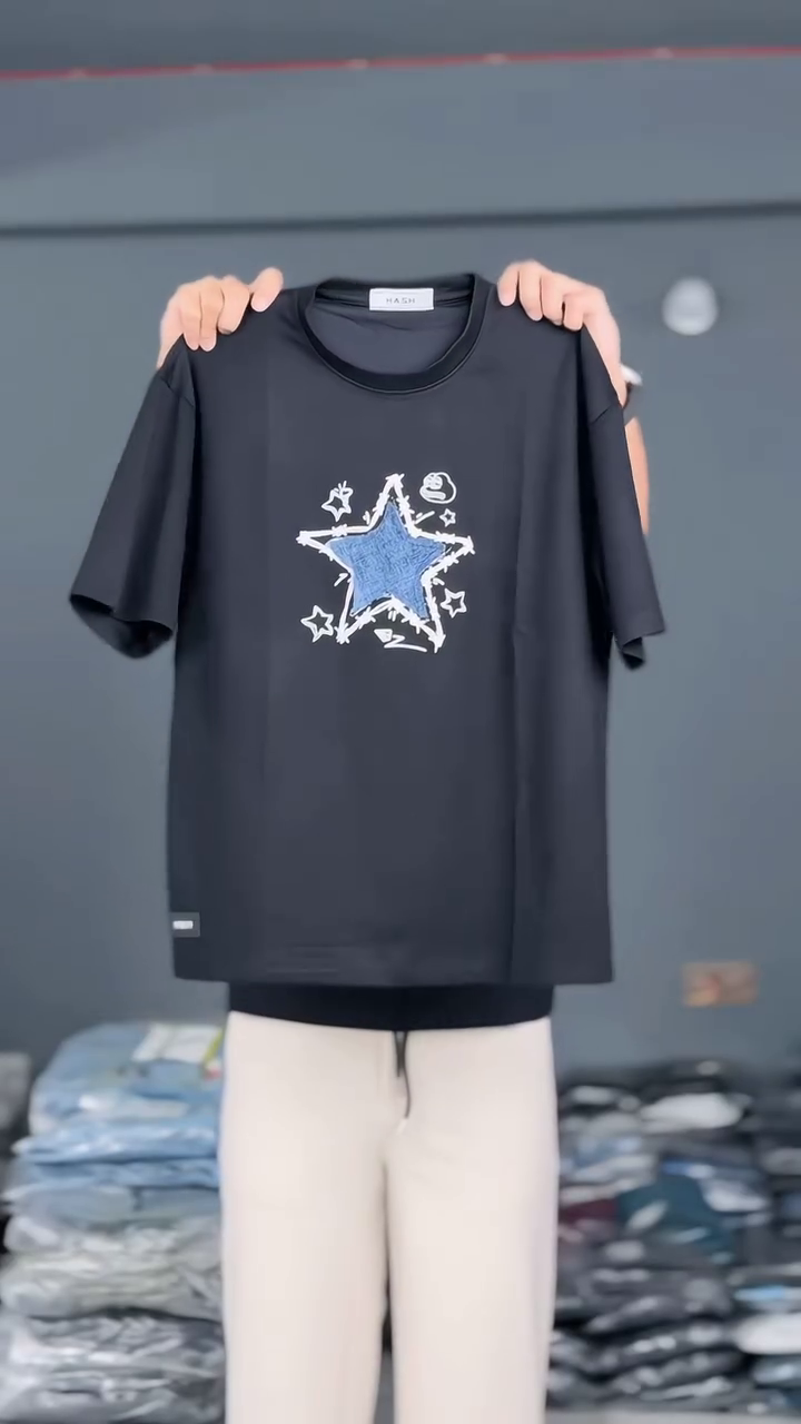 Graphic-Print T-Shirt – Bold Style Meets Everyday Comfort