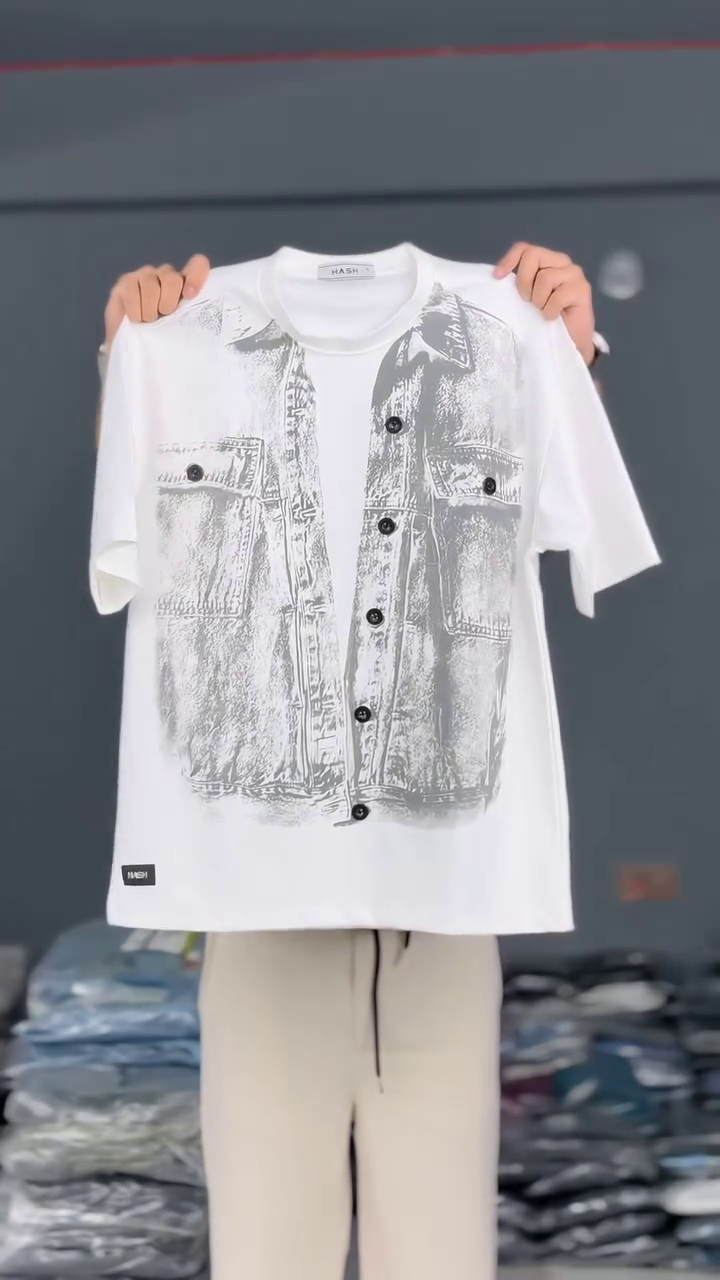 Graphic-Print T-Shirt – Bold Style Meets Everyday Comfort