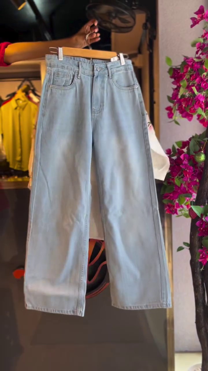 Women’s Floral Print Inner Shirt Set – Lace-Collared Button-Down with Crop Top & Jeans Combo