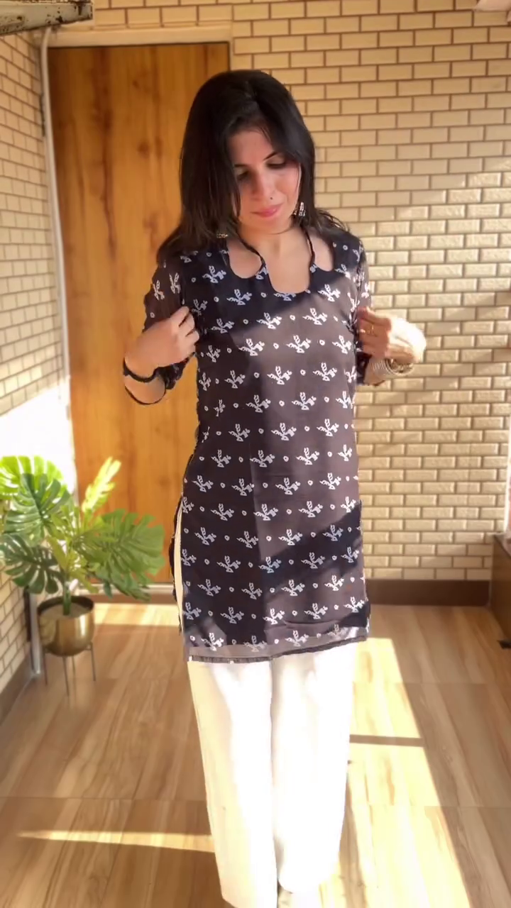 Chic White Embroidered Ethnic Tunic – Vibrant Elephant Motif Kurti for Casual & Fusion Wear 🐘✨