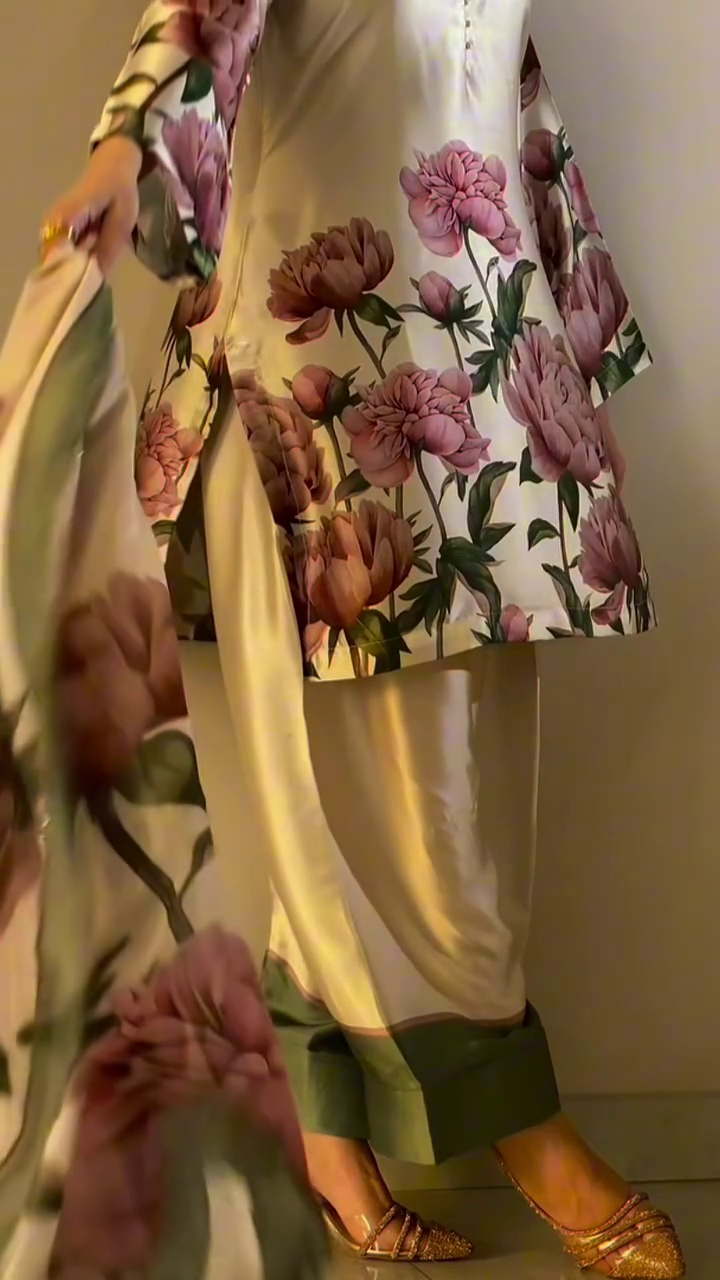 Modern Elegance: Floral-Printed High-Low Kurta Co-ord Set with Solid Pants