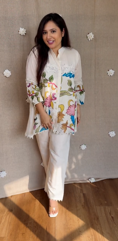 Breezy Elegance: Floral-Printed Mulmul Cotton Co-ord Set