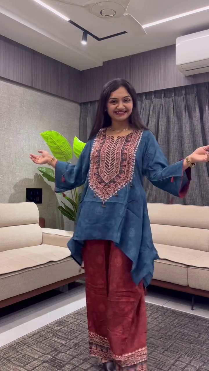 Elegant Ethnic Charm: Maroon & Dark Teal Women’s Co-Ord Set with Embroidered Kurta