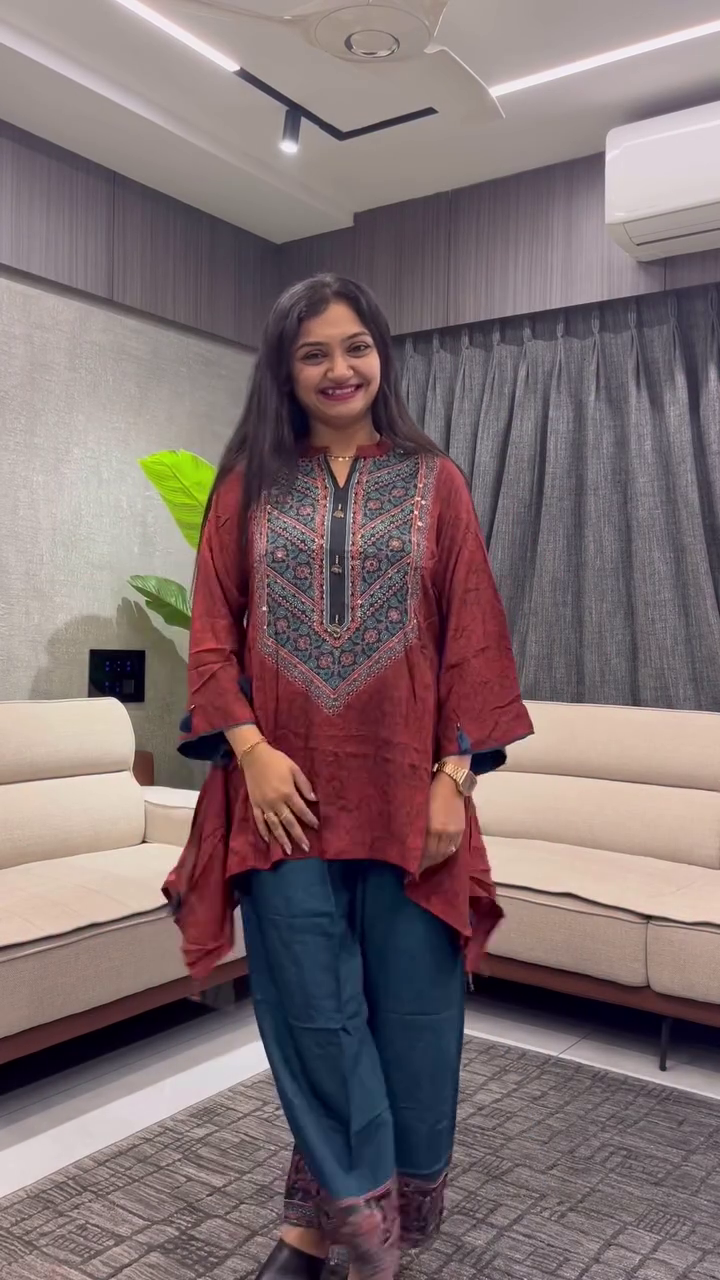 Elegant Ethnic Charm: Maroon & Dark Teal Women’s Co-Ord Set with Embroidered Kurta