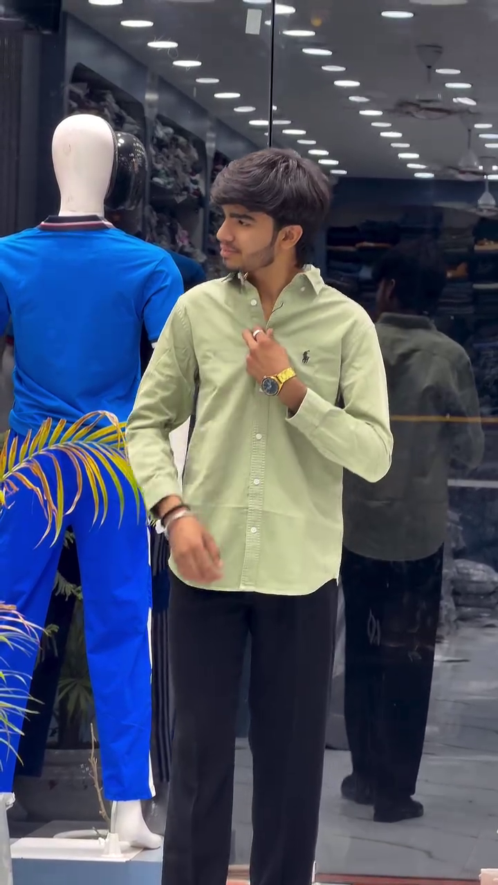 Classic Elegance: Purple Regular-Fit Solid Long-Sleeve Shirt