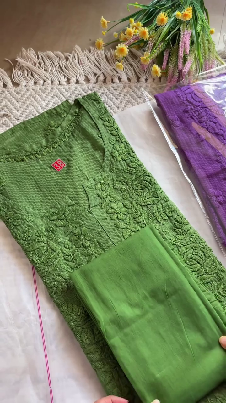 Timeless Grace: Green Chikankari Kurta Set with Intricate Hand Embroidery