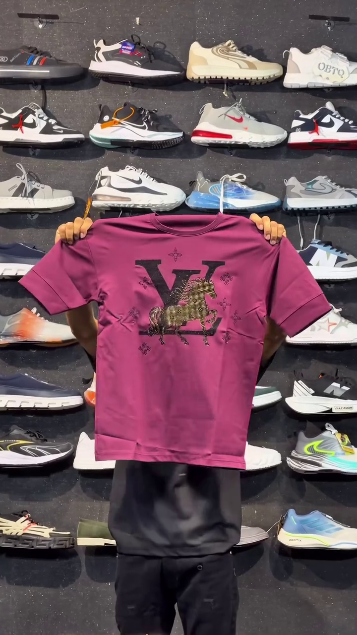 Everyday Essential: The Classic Brown Men’s Crewneck T-Shirt