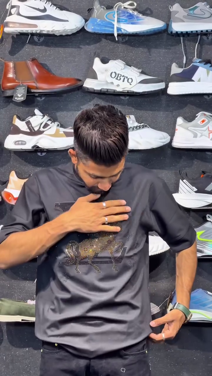 Everyday Essential: The Classic Brown Men’s Crewneck T-Shirt