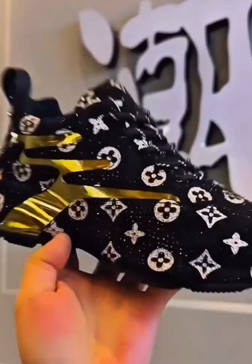 Elevated Street Style: Men’s High-Top Canvas Sneakers with Rhinestone Detail and Height-Boost Sole