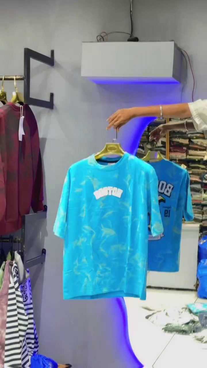 Urban Edge Essential: Black Acid Wash Oversized T-Shirt