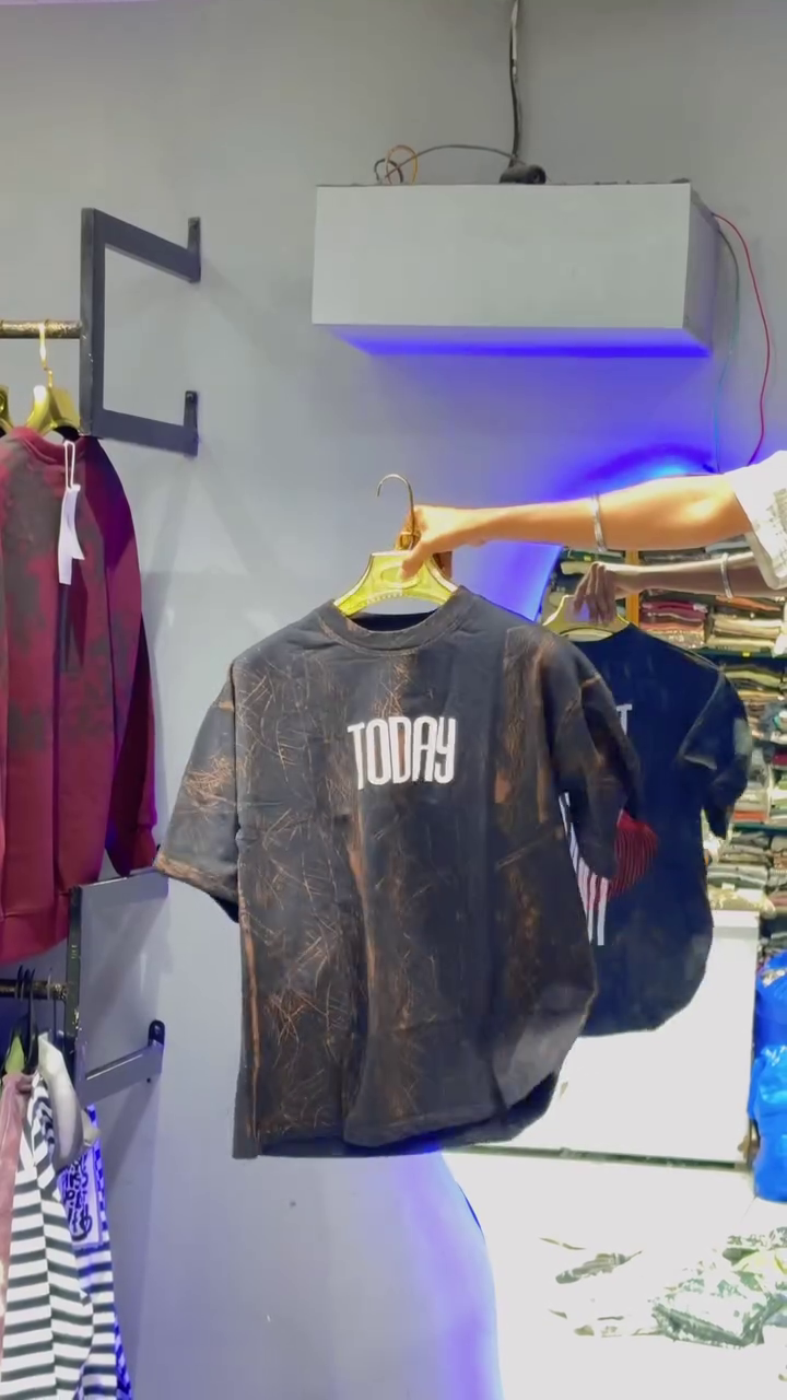 Urban Edge Essential: Black Acid Wash Oversized T-Shirt