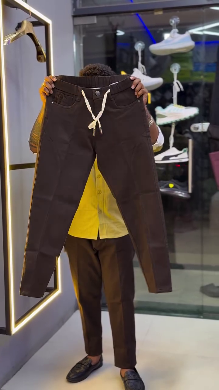 Effortless Versatility: Men’s Beige Imported “Surgery” Jeans