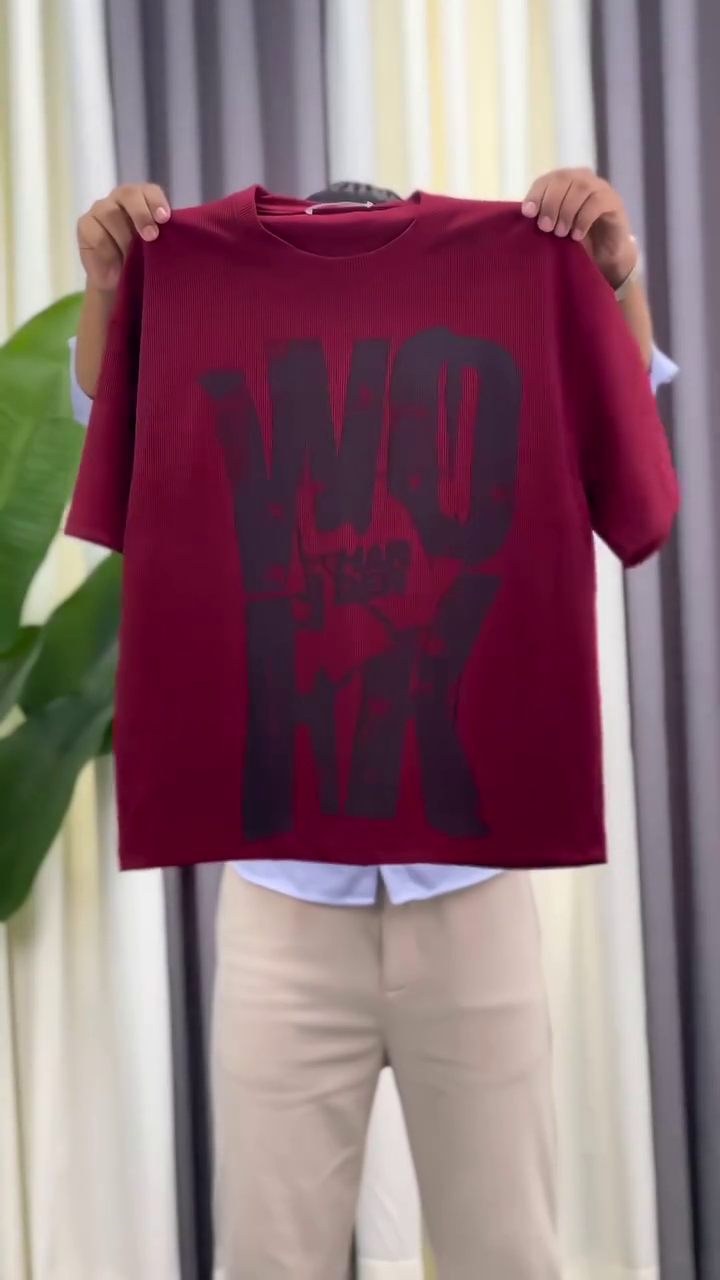 Effortless Streetwear: Beige Oversized Graphic T-Shirt for Women