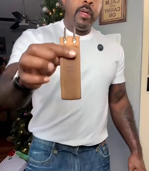 Sleek & Easy: Buckle-Less Leather Belt Fastener for Effortless Style