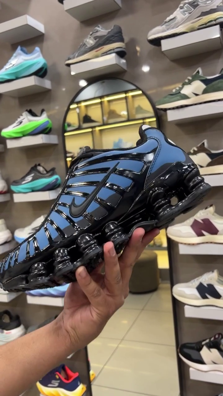 👟 Top Nike Shox TL Picks in Black & Blue & Similar Styles