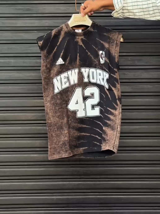 Edgy Streetwear: Black Sleeveless T-Shirt with Gothic Graphic Neckline